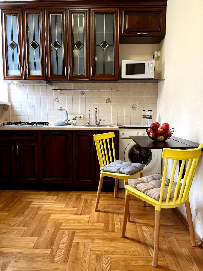 Апартаменты В Самом Центре Столицы. Kiev Buitenkant foto